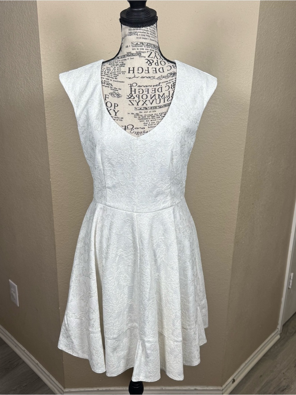 Gianni Bini White Textured Scoop Neck Fit-and-Flare Mini Dress